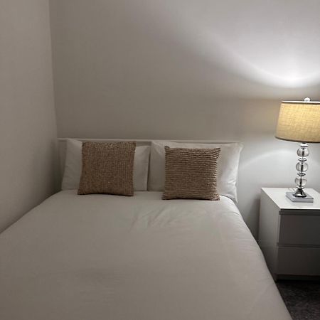 Ocean Village Marina 2 Bedroom Apartment With Balcony! سوثامبتون المظهر الخارجي الصورة